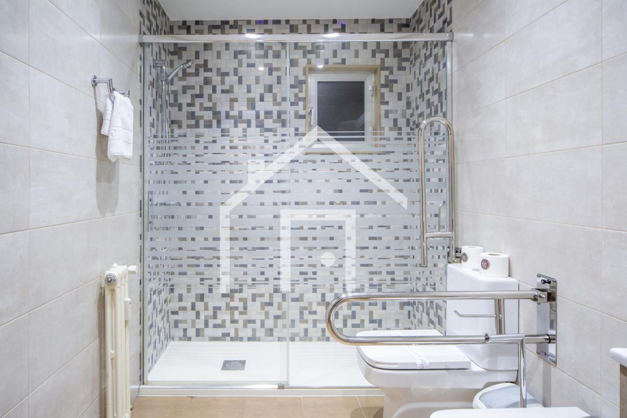 Ferienwohnung Atico Quintana II - Con Terraza, En El Centro Con Wifi Y Garaje Oviédo Exterior foto